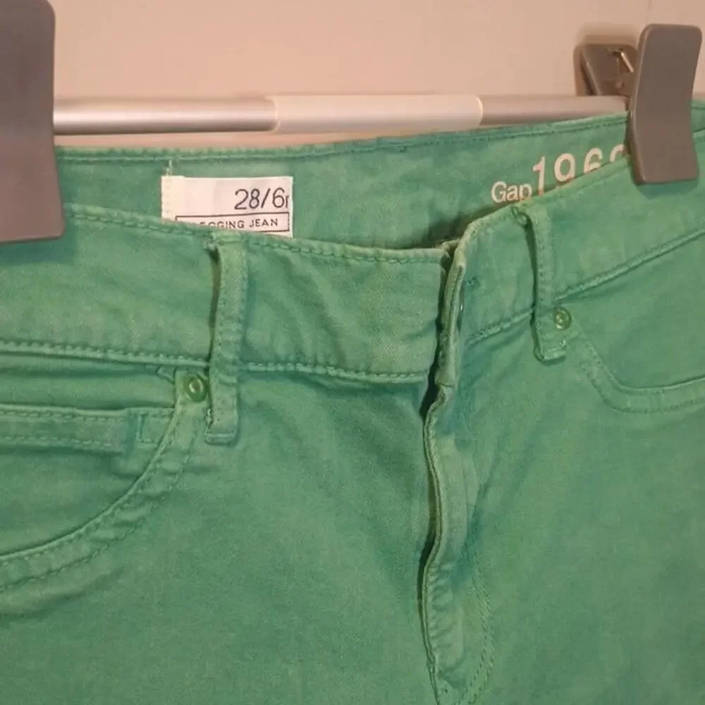 Gap 1969 green skinny jeans